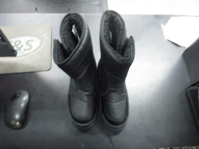 Load image into Gallery viewer, Used WFS Black Boots Kids Size 4
