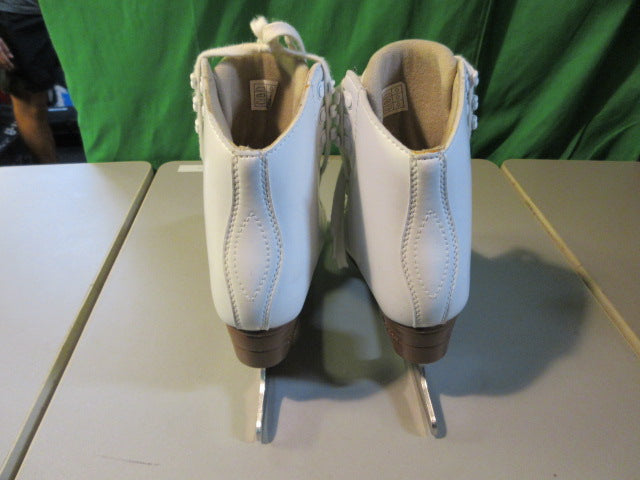 Load image into Gallery viewer, Used Jackson Ultima Artiste Youth Size 2.5 w/ Mark IV Blade Ice Skates
