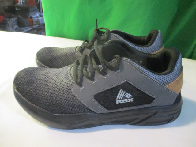 Load image into Gallery viewer, Used Reebok Running / Training Shoes Size 6
