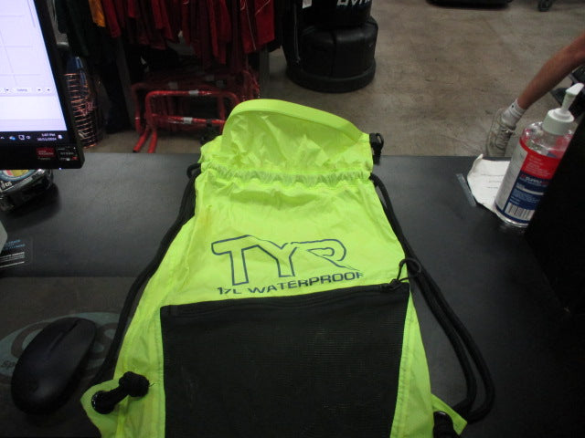 Load image into Gallery viewer, Used TYR 17L Waterproof Fin Bag
