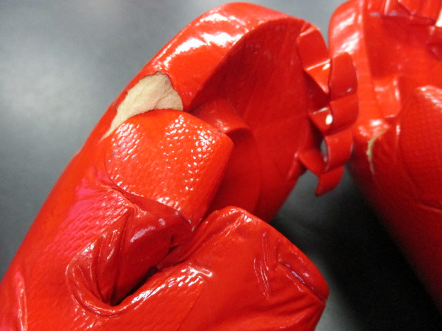 Load image into Gallery viewer, Used Century Martial Sparring Gloves Youth
