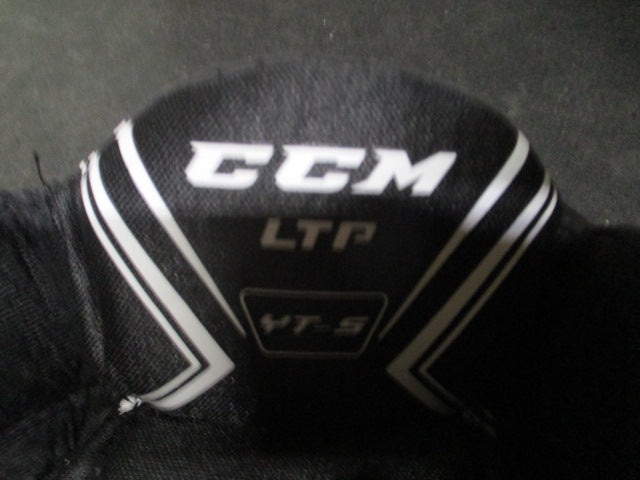 Load image into Gallery viewer, Used CCM LTP Hockey Breezers Youth Size Small
