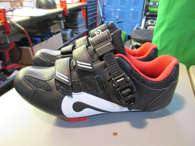 Load image into Gallery viewer, Used Peloton Cycling Shoes Size 38
