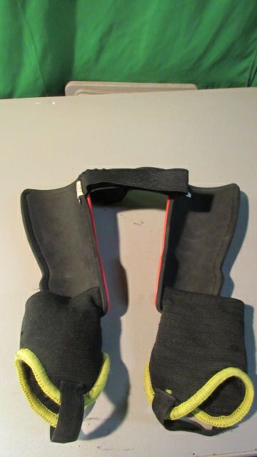 Used Vizari Youth Small Shin Guards