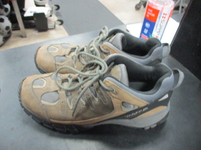 Load image into Gallery viewer, Used Vasque Hiking Shoes Size 10
