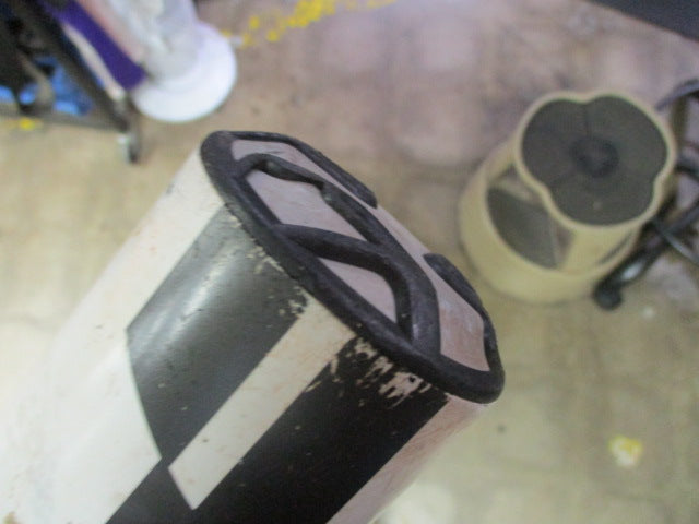 Load image into Gallery viewer, Used Demarini CF 30&quot; -8 USSSA Bat
