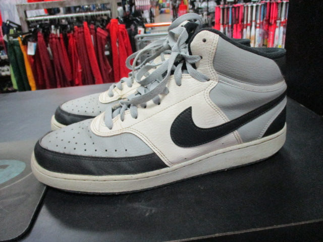 Load image into Gallery viewer, Used Nike Jordan 1 Mid Top Basketball Shoes Size 11
