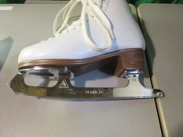 Load image into Gallery viewer, Used Jackson Ultima Artiste Youth Size 2.5 w/ Mark IV Blade Ice Skates
