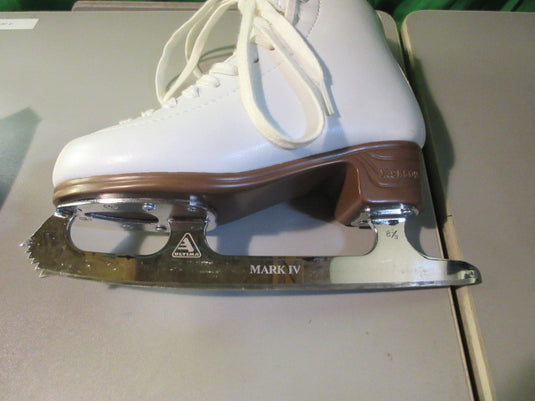 Used Jackson Ultima Artiste Youth Size 2.5 w/ Mark IV Blade Ice Skates