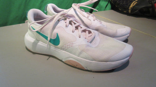 Used Nike City Rep TR Womens 8.5 Shoes