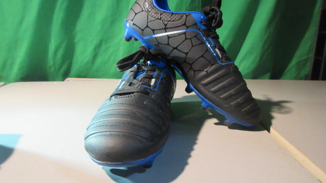 Load image into Gallery viewer, Used Vizari Avalon FG 3 Youth Soccer Outdoor Cleats
