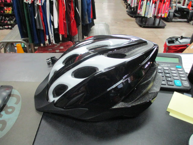 Load image into Gallery viewer, Used Giant Horizon Size XL Bicycle Helmet
