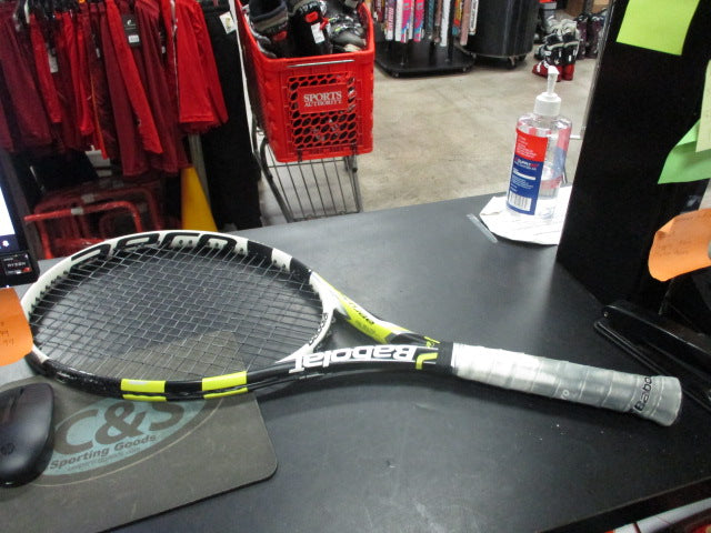 Load image into Gallery viewer, Used Babolat Aero Pro Team 27&#39;&#39; Tennis Racquet
