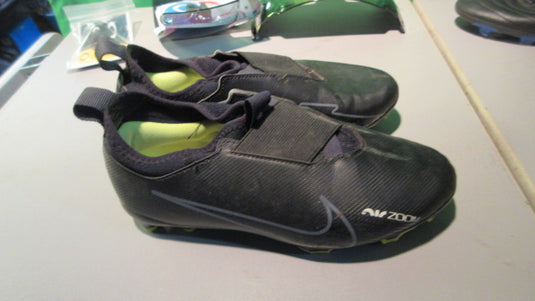 used Nike Air Zoom Soccer Shoes Size 2.5