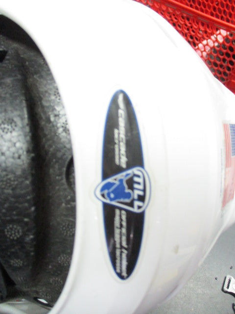 Load image into Gallery viewer, Used Cascade CPVr AdjustableWHITE Lacrosse Helmet
