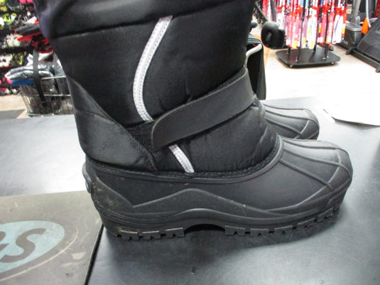 Used Ladies Size 9 Winter Boots