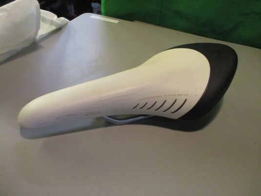 Used Fizik Wing Flex Tri 2 Bike Seat / Saddle