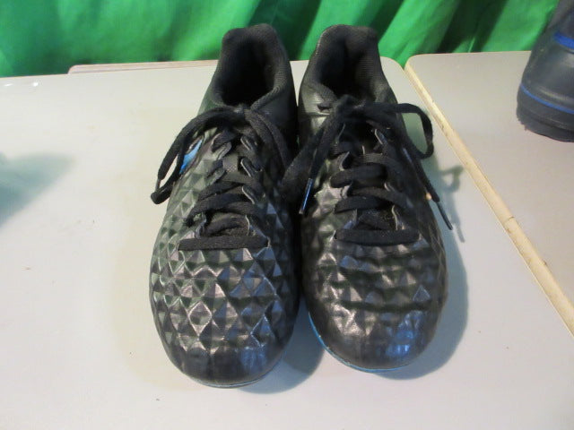 Load image into Gallery viewer, Used Nike Soccer Cleats Size 2.5
