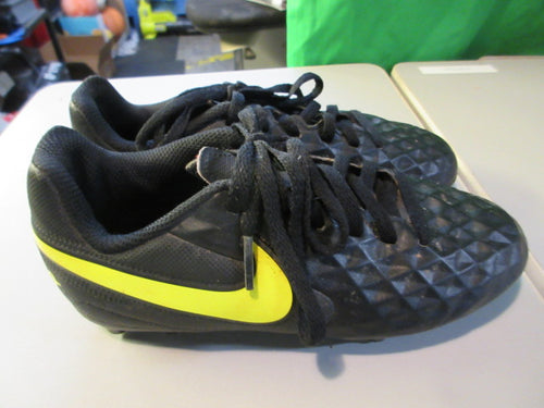 Used Nike Tiempo Soccer Cleats Size 1.5