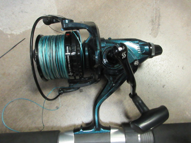 Load image into Gallery viewer, Used Kunnan High Command (9&#39;) w/ Sougayilang DYD 12000 Reel Fishing Pole Combo
