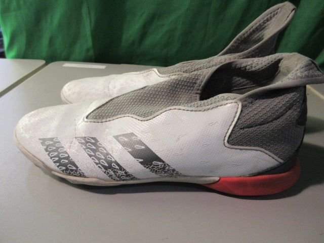 Load image into Gallery viewer, Used Adidas Predators Demon Scale White Youth Size 4.5 Turf Soccer Cleats
