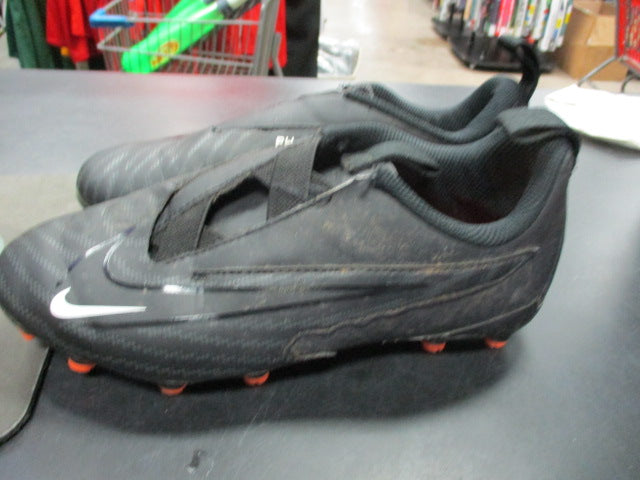 Load image into Gallery viewer, Used Nike Phantom GX Youth Size 2 Cleats
