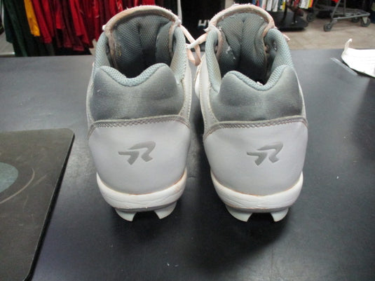 Used Ringor Size 10.5 Softball Cleats