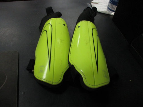 Used Nike Size Youth Large Soccer Shin Guards