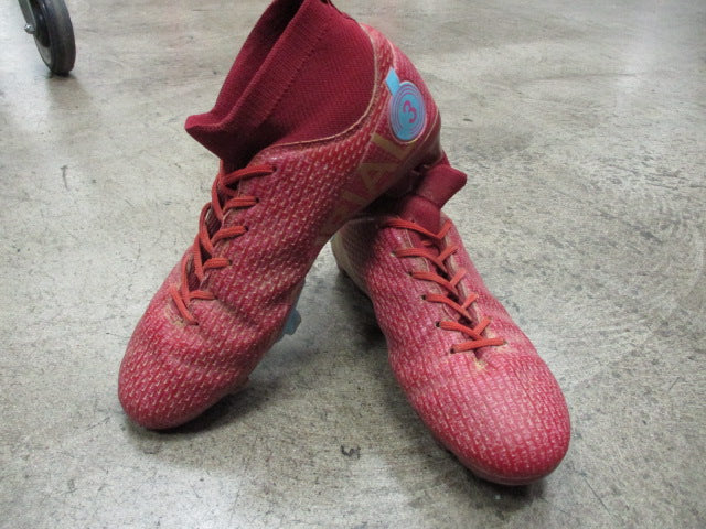 Load image into Gallery viewer, Used Midcurial Soccer Outdoor Cleats Size 7
