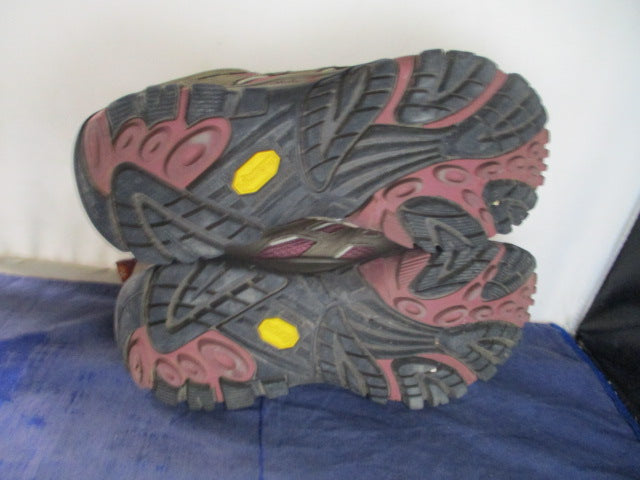 Load image into Gallery viewer, Used Merrell Moab Hiking Shoes Adult Size 7.5
