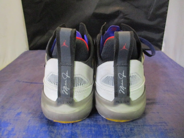 Load image into Gallery viewer, Used Nike Jordan RJ XXXVII Basketball Shoes Youth Size 7 - small wear
