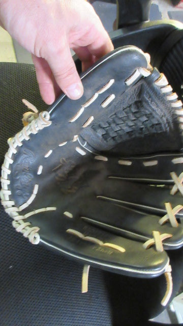 Used Rawlings Shut Out 12 1/2" RHT Glove