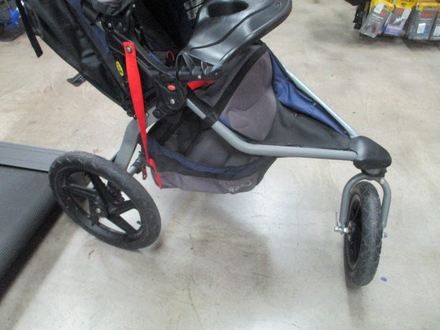 Load image into Gallery viewer, Used Bob Revolution SE Stroller w/ Adapter for Car Seat
