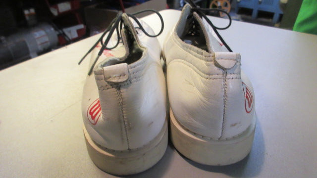 Load image into Gallery viewer, Used Wilson White Bowling Shoes Size 6
