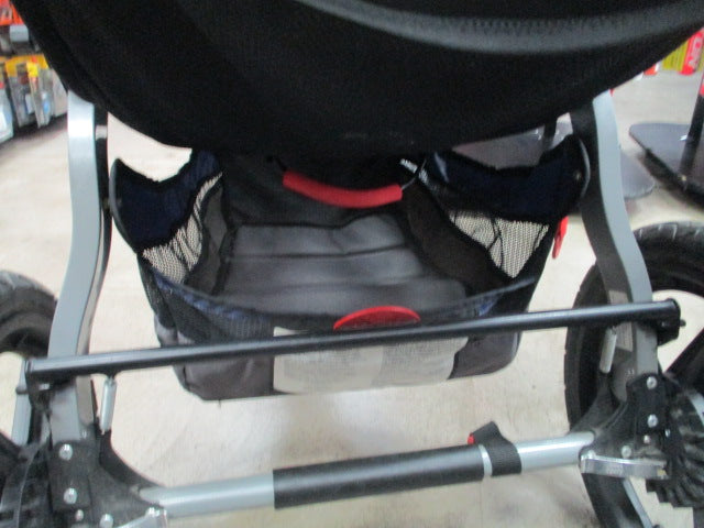 Load image into Gallery viewer, Used Bob Revolution SE Stroller w/ Adapter for Car Seat
