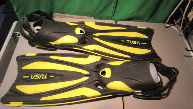 Load image into Gallery viewer, Used TUSA Dive Fins Size 7-10 Yellow/Black
