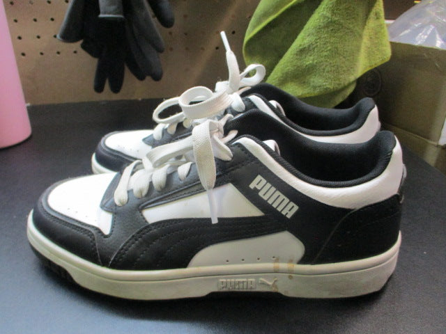 Load image into Gallery viewer, Used Puma Sneakers Size 7
