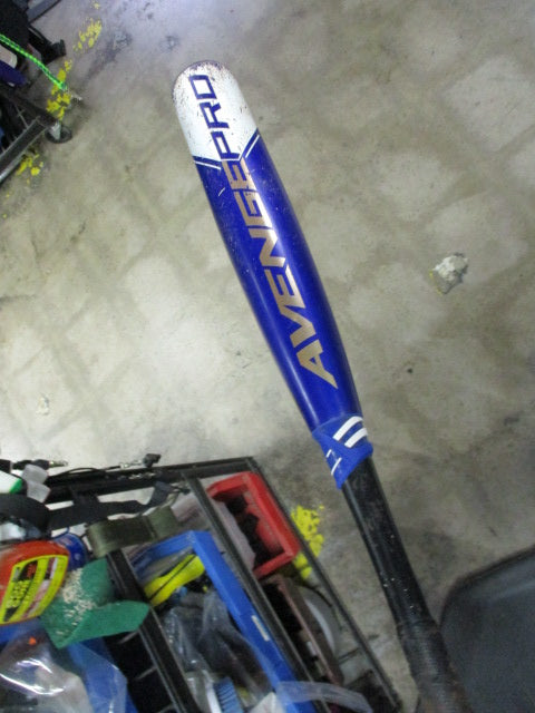 Load image into Gallery viewer, Used Axe Avenge Pro 31&quot; - 5 USSSA Baseball Bat
