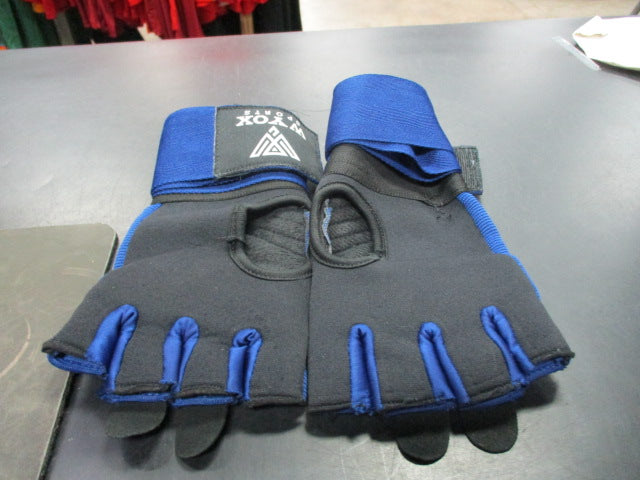 Load image into Gallery viewer, Used Wyox Sports Size S/M boxing bag Gloves
