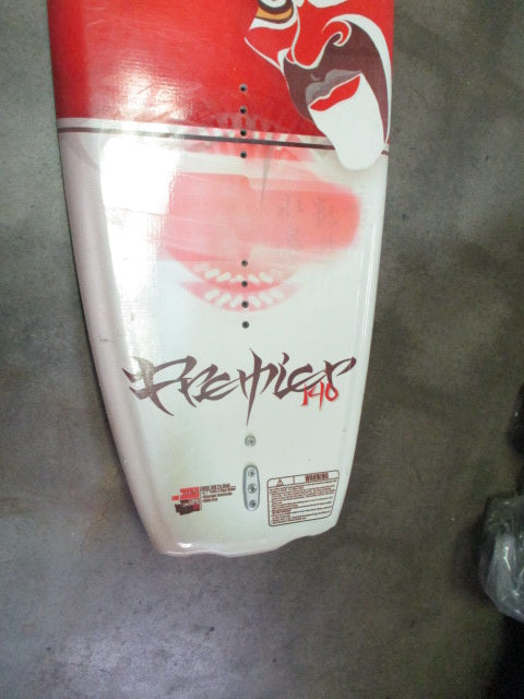 Load image into Gallery viewer, Used Hyperlite Premier 140 Wakeboard
