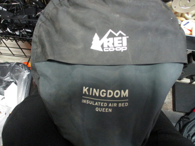 Load image into Gallery viewer, Used Rei Co-Op Kingdom Queen Air Mattress
