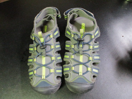 Used Kids Khombu Hiking Sandals Size 4