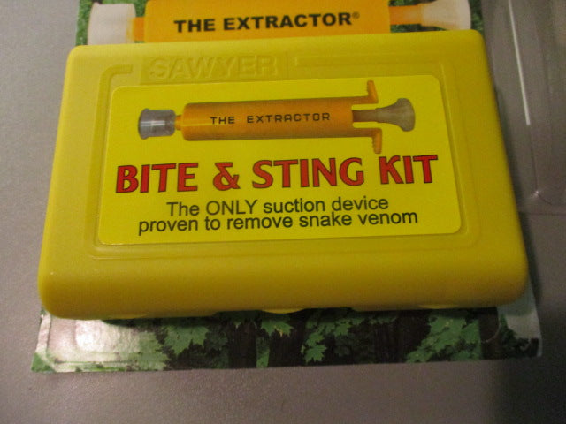 Load image into Gallery viewer, Sawyer The Extractor Complete Bite &amp; Sting First Aid Kit
