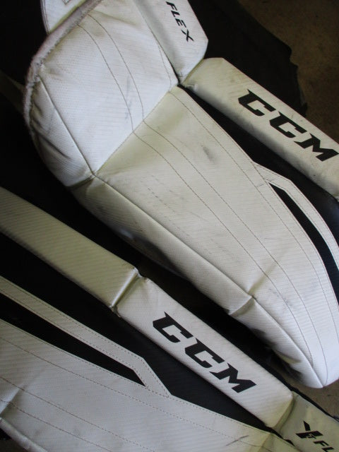 Load image into Gallery viewer, Used CCM 26&#39;&#39; Hockey Goalie Shin Pads
