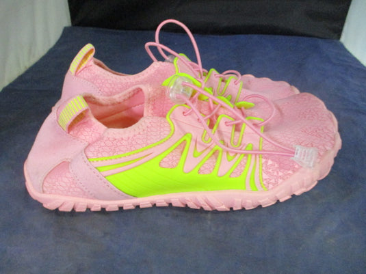 Used Women's Water Shoes Size 39 / 7