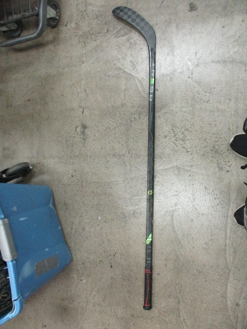 Load image into Gallery viewer, Used Bauer Boron 5 52&#39;&#39; Right hand hockey Stick
