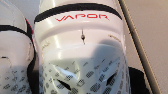 Load image into Gallery viewer, Used Bauer Lil Rookie Vapor 7.5&quot; Hockey Shin Pads
