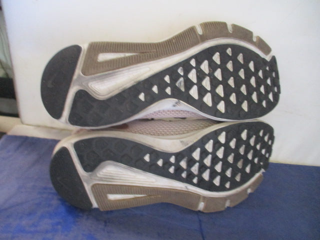 Load image into Gallery viewer, Used Nike Quest 2 Running Shoes Womens Size 7 - wear in heel
