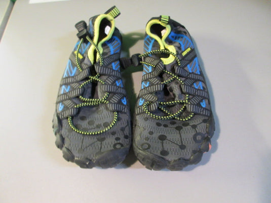 Used Ubfen Water Shoes Size 32