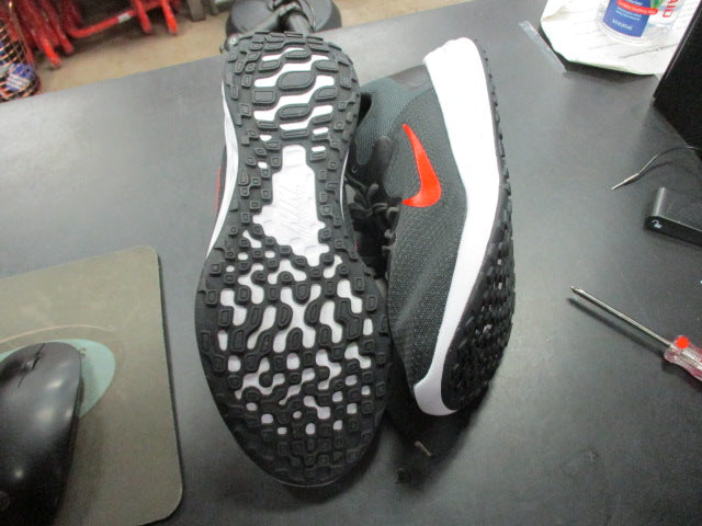 Load image into Gallery viewer, Used Nike Running Shoes Size 8.5
